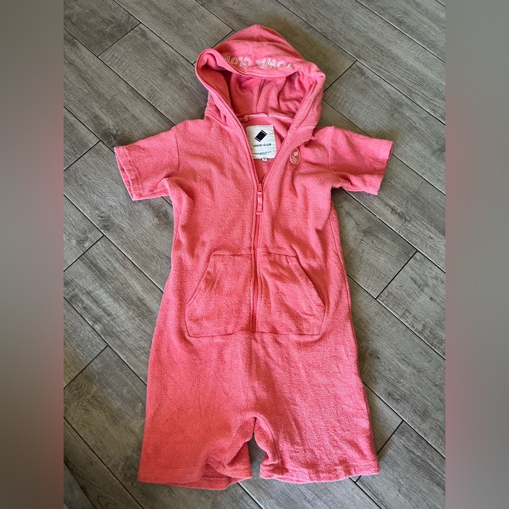 Towel Club x Onepiece Shorts Jumpsuit size SMALL